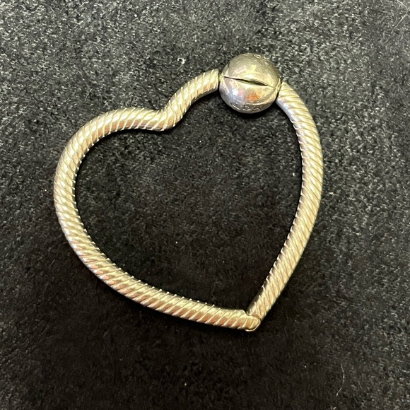 Pandora moment charms holder silver heart shape - Picture 4 of 7